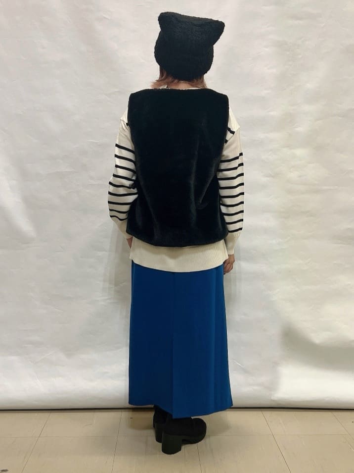 YUIさんの「SHOO･LA･RUE｜【洗濯後しわになりにくい】ポケット付き ナロースカート」を使ったコーディネート