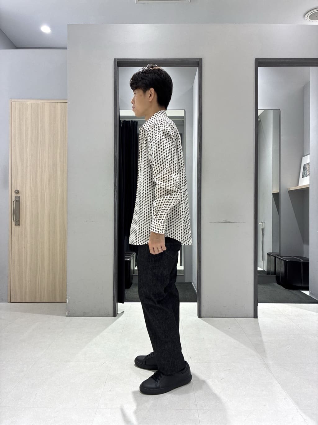 わいずみさんの「TAKEO KIKUCHI｜ボーラーハット柄 長袖シャツ」を使ったコーディネート