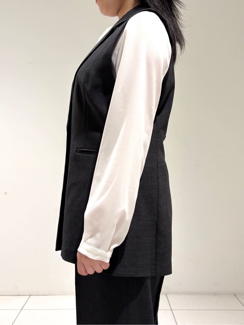 momokoさんの「INDIVI｜【セットアップ可能】凹凸ストレッチ素材テーラードカラージレジャケット」を使ったコーディネート