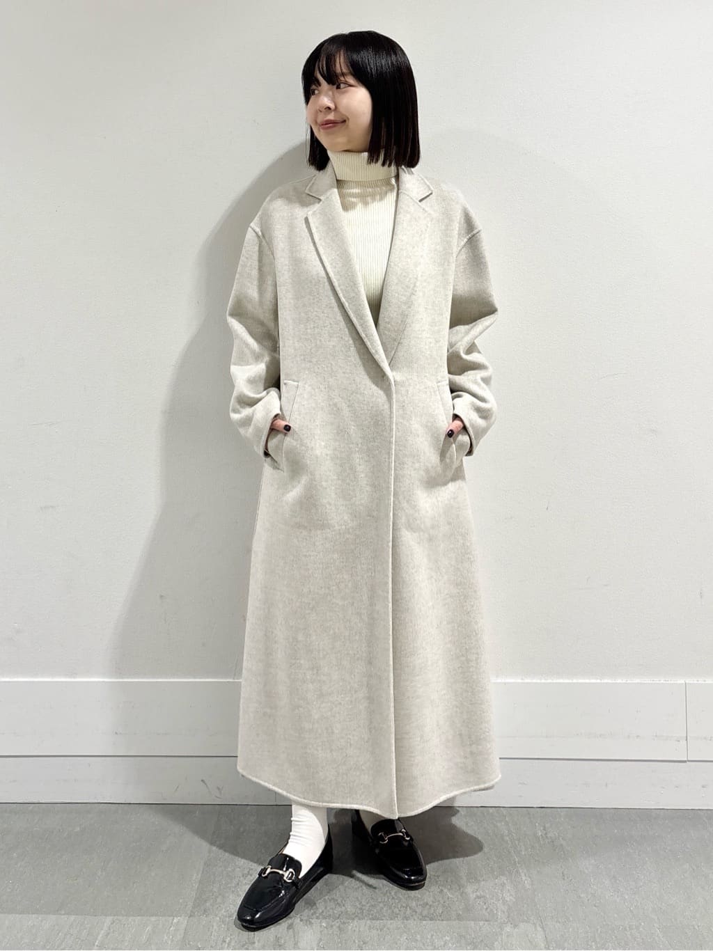 モエカさんの「UNTITLED｜【ロング丈/軽やか】テーラード　リバーコート」を使ったコーディネート