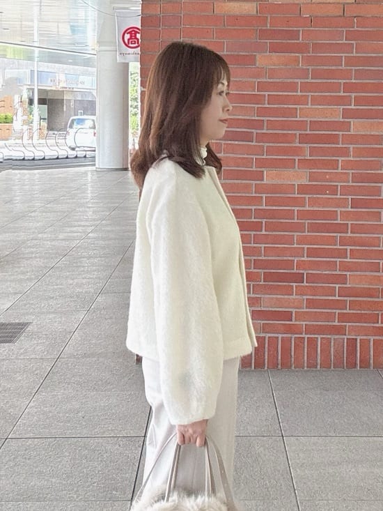 makiさんの「UNTITLED｜【ジャケット風/メタルボタン】アルパカ混シャギーカーディガン」を使ったコーディネート