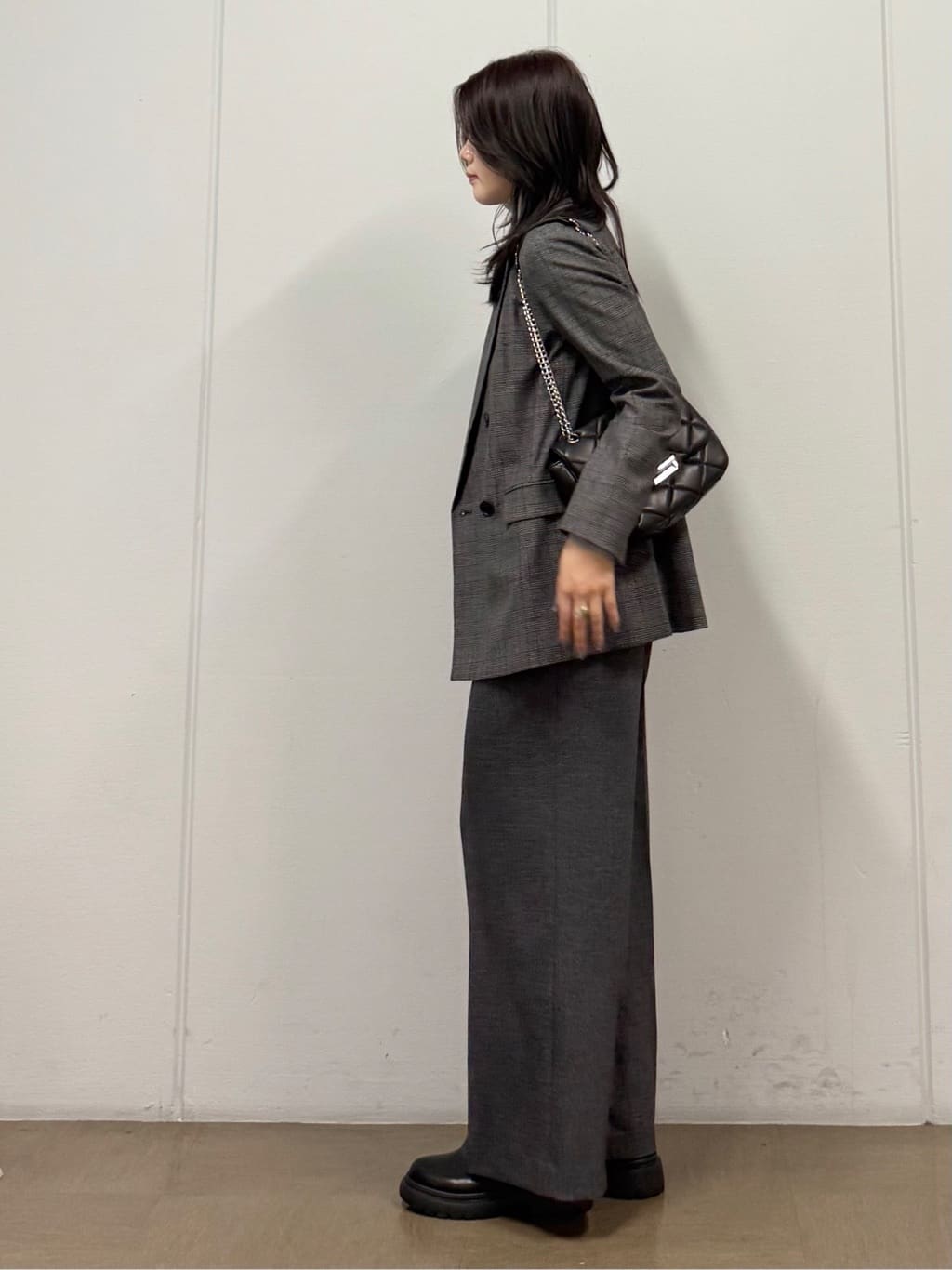 mizukiさんの「INDIVI｜【洗える／薄手／ラメ】シアーラメニット」を使ったコーディネート