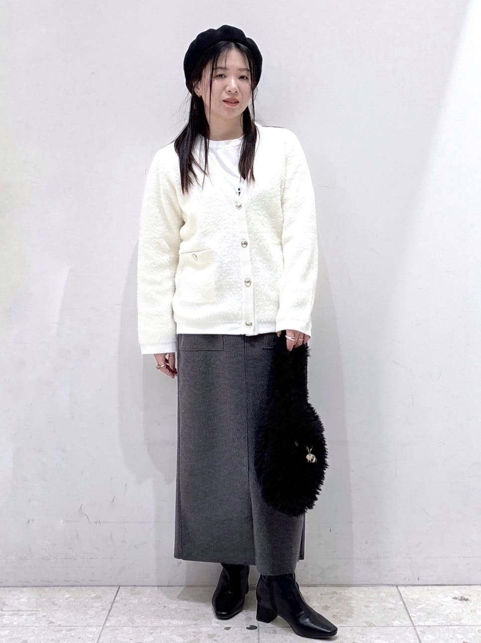 mameさんの「OPAQUE.CLIP｜ロングロゴTシャツ【洗濯機OK】」を使ったコーディネート