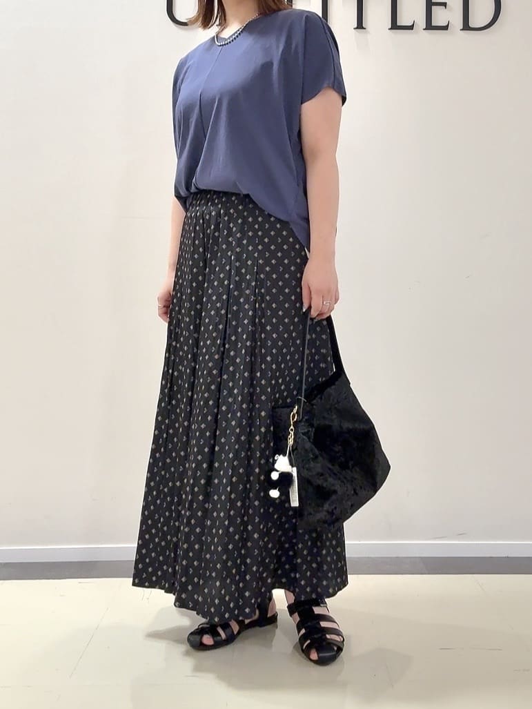 YUIさんの「UNTITLED｜【接触冷感/洗える】Vネックコットンプルオーバー」を使ったコーディネート