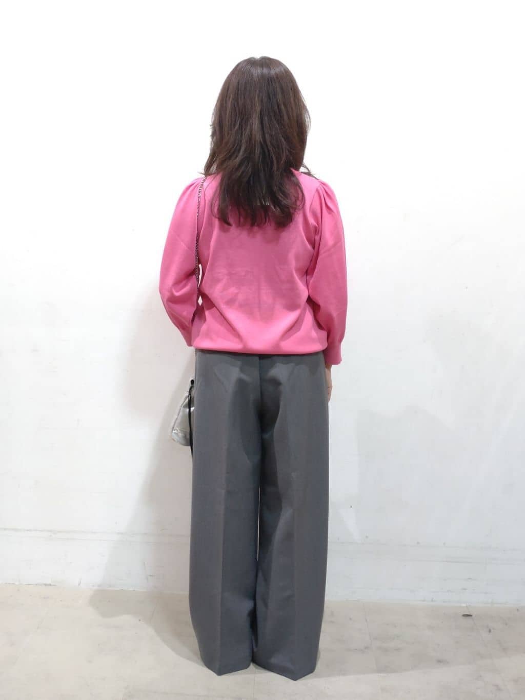 n.さんの「SHOO･LA･RUE｜【洗濯機可/S-LL/アンサンブル可】8分袖で手元を華奢に魅せる さらっとタッチニット」を使ったコーディネート