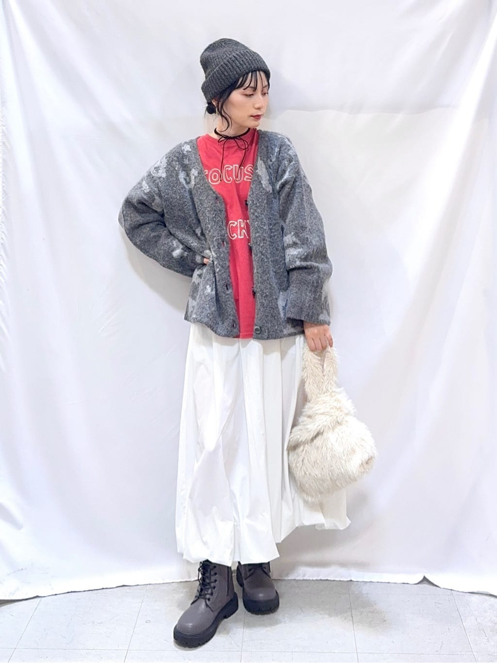 𝐇𝐢𝐫𝐨𝐦𝐢さんの「SHOO･LA･RUE｜グラフィックアソート BIGロンT」を使ったコーディネート