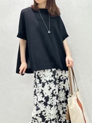 Miwaさんの「UNTITLED｜【ウエストゴム/ワイド/柄】モノトーンフラワーパンツ」を使ったコーディネート