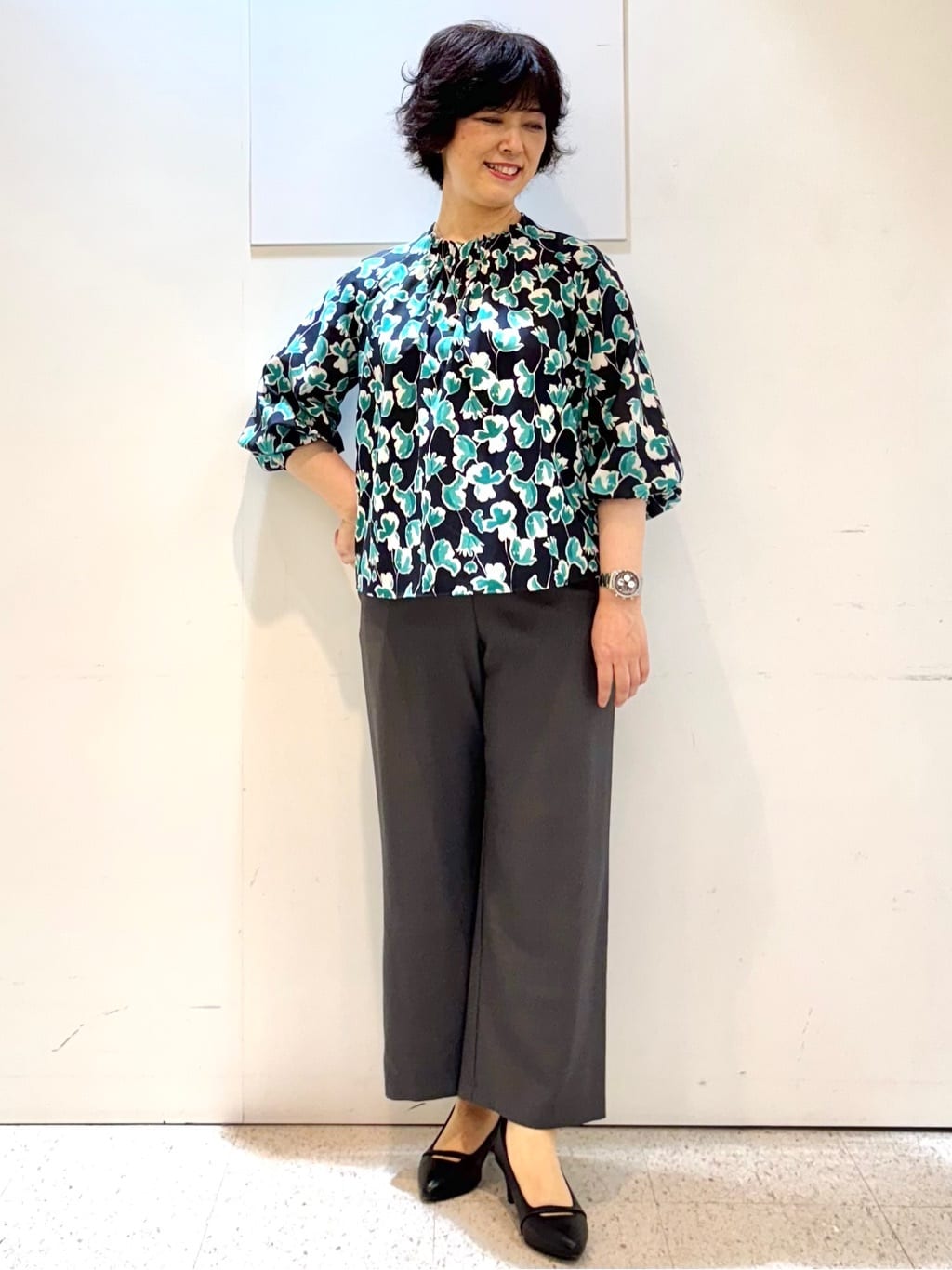ヤスコさんの「Reflect｜【ウエスト総ゴム／セットアップ／単品使いOK◎】ベスト＋ストレートパンツセット」を使ったコーディネート
