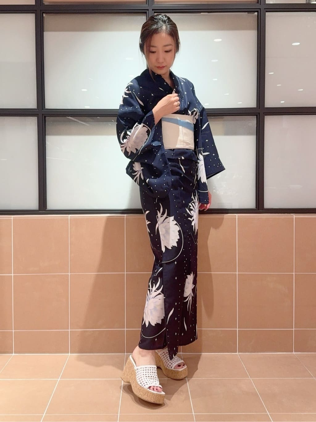 kaoriさんの「ESPERANZA｜マクラメ編みウェッジミュール」を使ったコーディネート