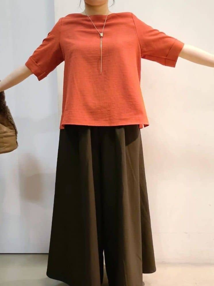 あんさんの「THE SHOP TK｜麻調メッシュブラウス【二の腕カバー/洗える】」を使ったコーディネート
