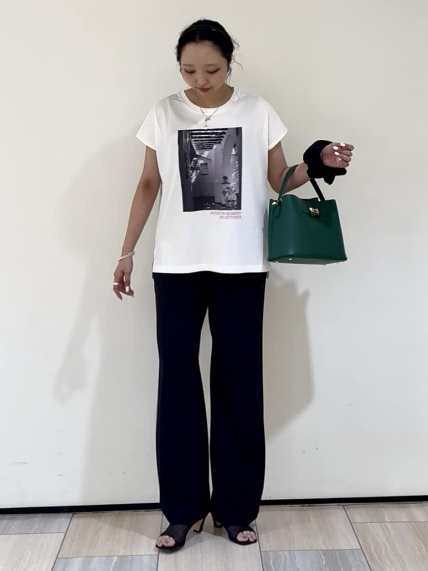YUKAさんの「UNTITLED｜【接触冷感/UVカット/ウエストゴム】センタープレスツイルパンツ」を使ったコーディネート