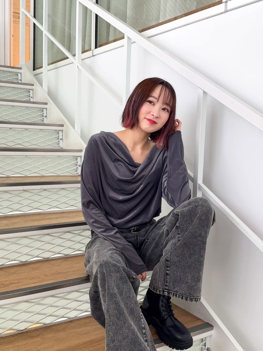 𝐜𝐡𝐢𝐤𝐚さんの「SHOO･LA･RUE｜【S-LL】ベロア調ドレープデザインカットソー」を使ったコーディネート
