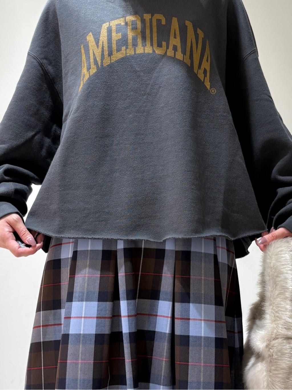 やなぎさんの「DRESSTERIOR｜◆チェックタックソフトプリーツスカート」を使ったコーディネート