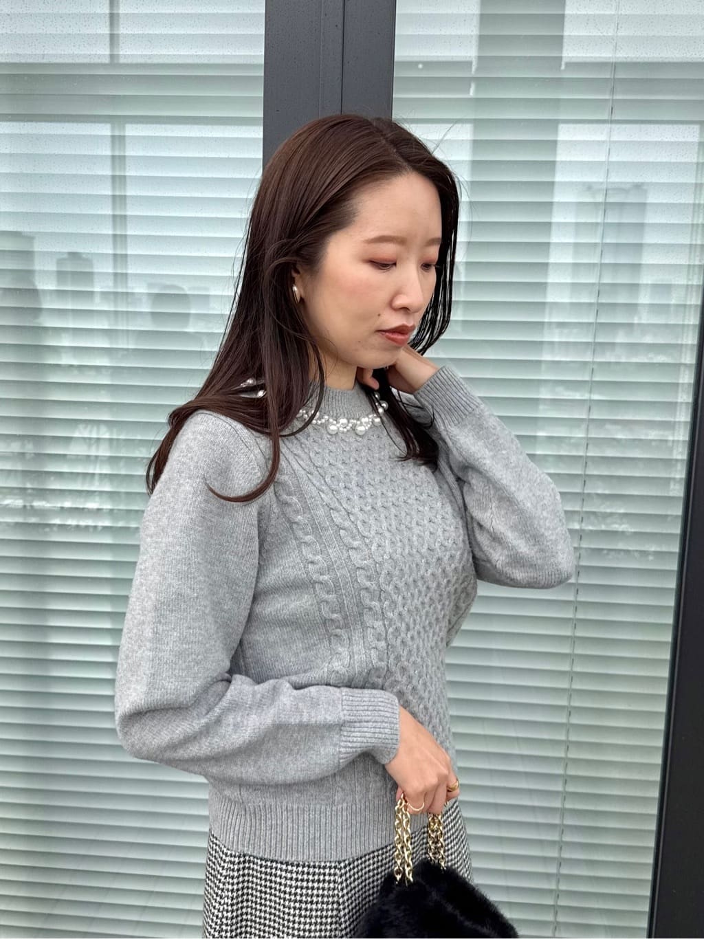 teiさんの「Couture brooch｜フェイクファーチェーンバッグ」を使ったコーディネート