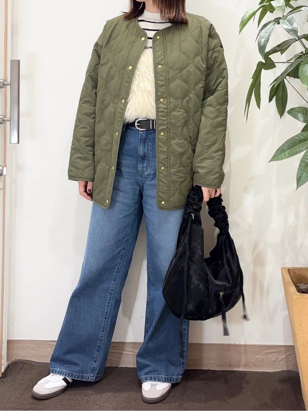 宗形さんの「SHOO･LA･RUE｜【高レビュー/2点セット】着るだけでコーデが決まる フェザーニットベスト&times;リブニット」を使ったコーディネート