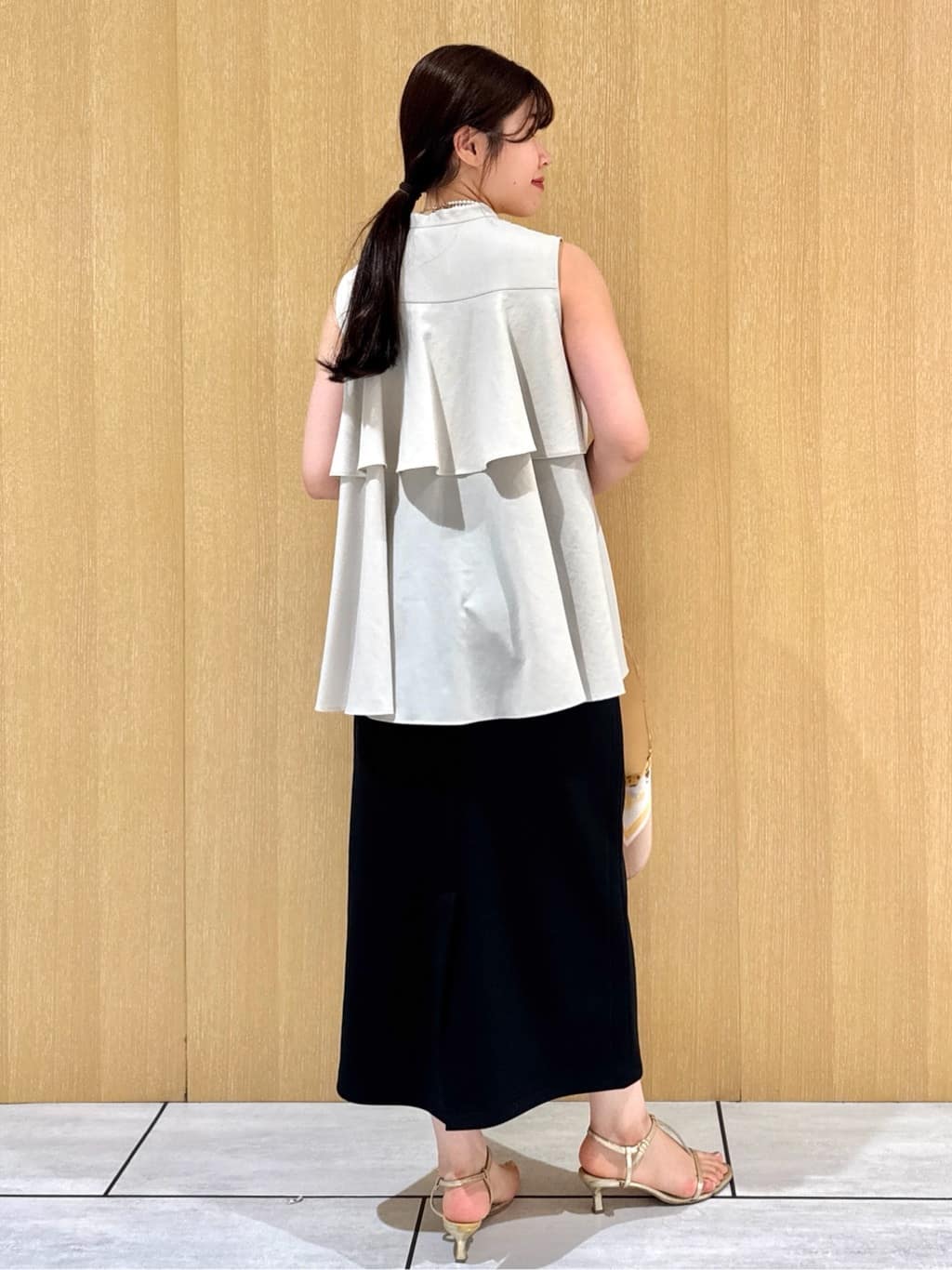 nanaさんの「UNTITLED｜【後ろウエストゴム/ストレッチ性/オンオフ】ジャージナロースカート」を使ったコーディネート