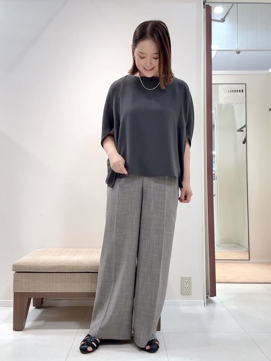 YUIさんの「UNTITLED｜【セットアップ可/洗える】梳毛調合繊2タックワイドパンツ」を使ったコーディネート