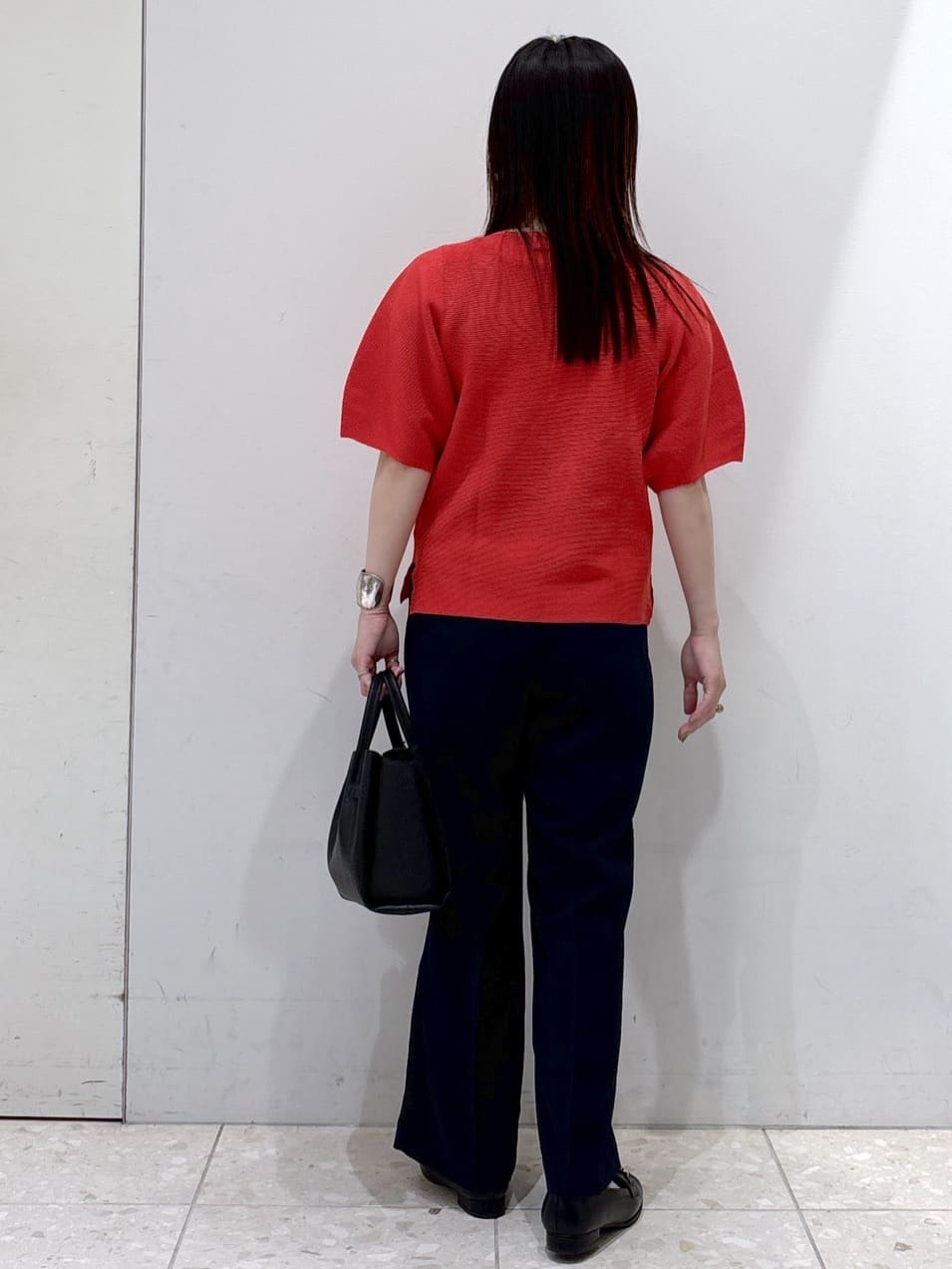 mameさんの「OPAQUE.CLIP｜ガーターボリュームスリーブニット【UVケア／洗濯機洗い可】」を使ったコーディネート