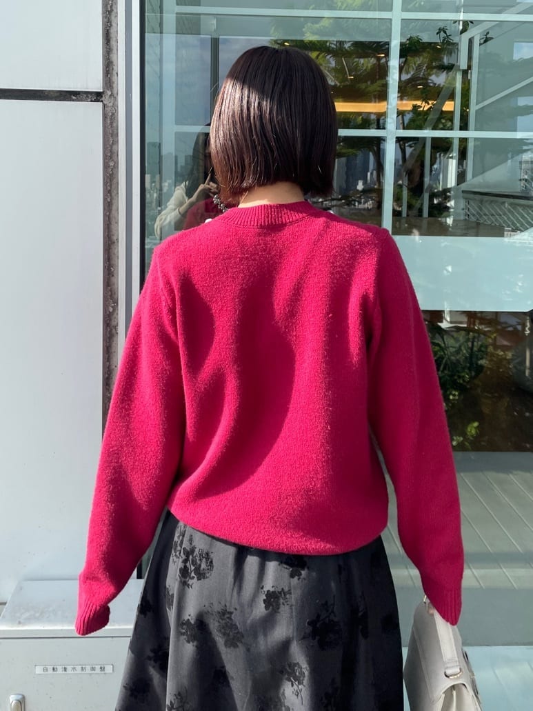 abeさんの「Couture brooch｜【美シルエット・通勤】フロッキーフラワープリントスカート」を使ったコーディネート