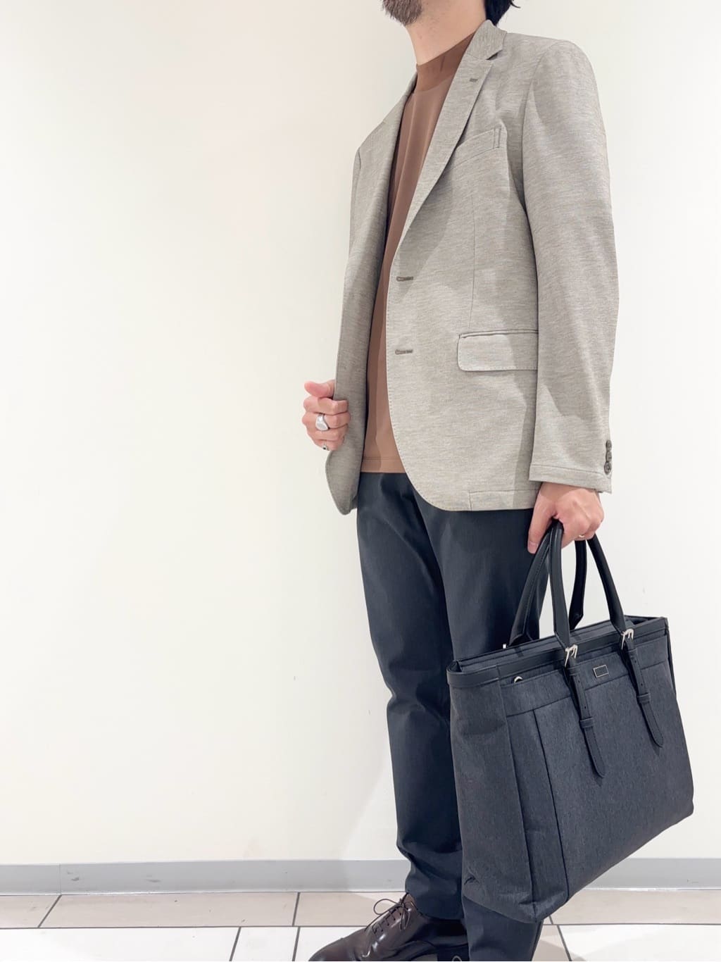 及川さんの「TAKEO KIKUCHI｜【COOL CITY WEAR】モックネック プルオーバー /接触冷感」を使ったコーディネート