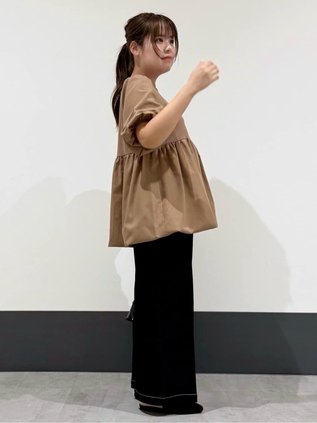 macchaさんの「THE SHOP TK｜バルーンスリーブペプラムチュニック【洗える】」を使ったコーディネート