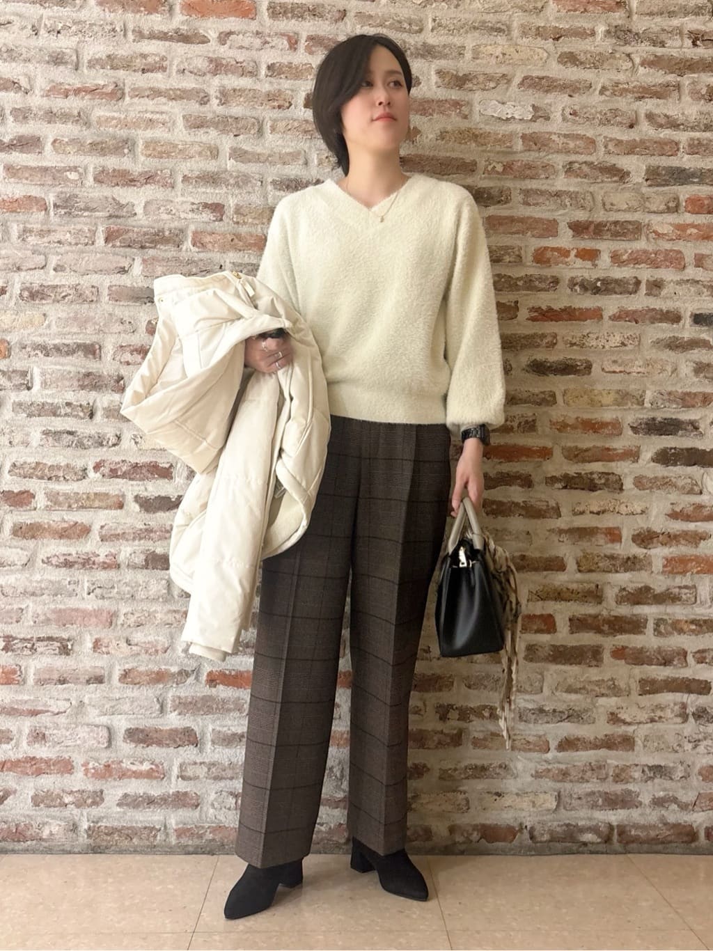 しばさんの「THE SHOP TK｜【すっきり見えシルエット】上品ふわもこ中綿ブルゾン」を使ったコーディネート