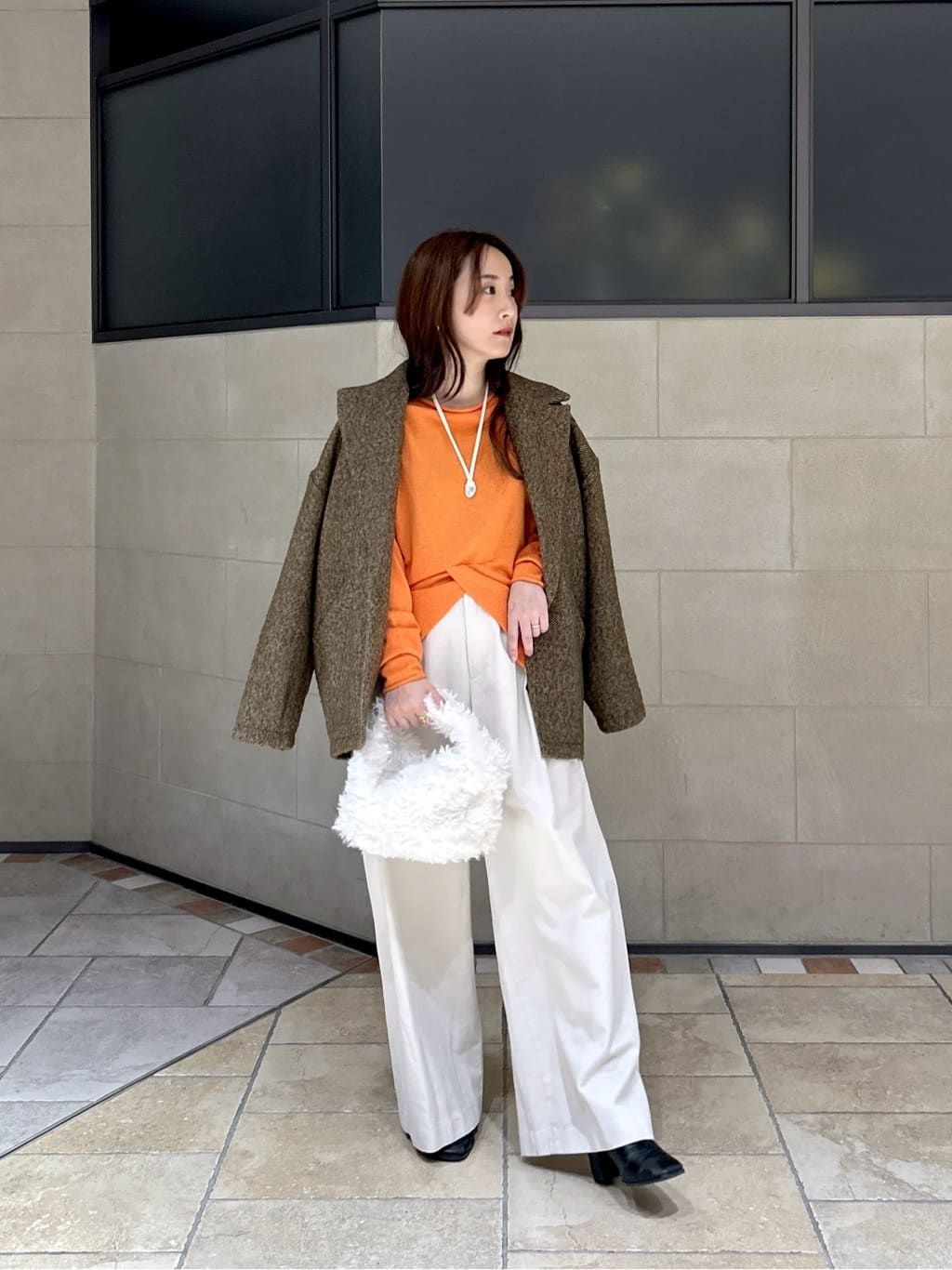 よねさんの「INDIVI｜2Wayドレープスリットニット」を使ったコーディネート