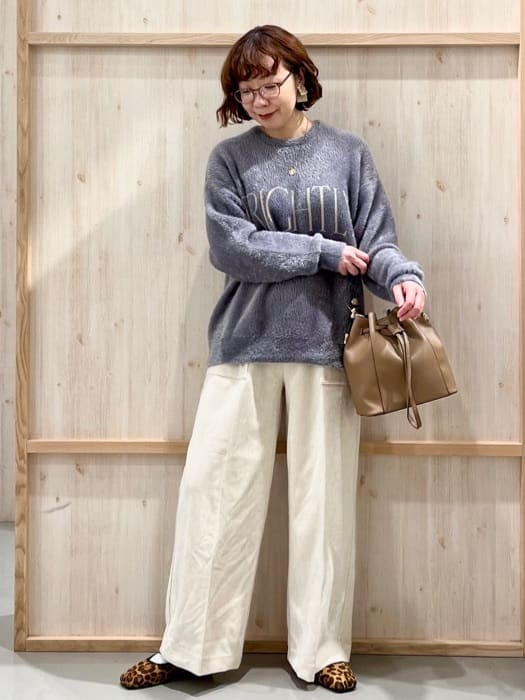 nakoさんの「THE SHOP TK｜ベルベットフェザー ロゴニットプルオーバー」を使ったコーディネート