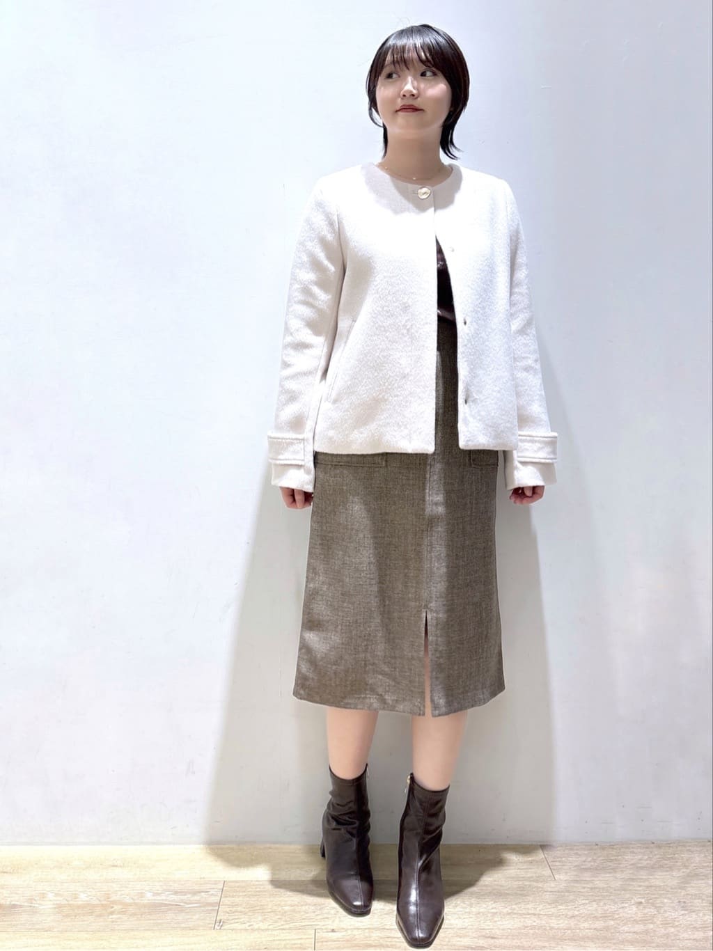 mizukiさんの「index｜バックシャン小花刺繍ベロアトップス【洗濯機OK】」を使ったコーディネート