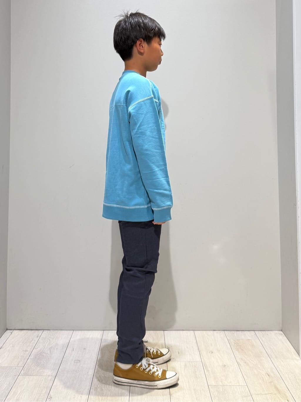 kuboさんの「THE SHOP TK｜【110-160】カラーロック裏毛プルオーバー」を使ったコーディネート