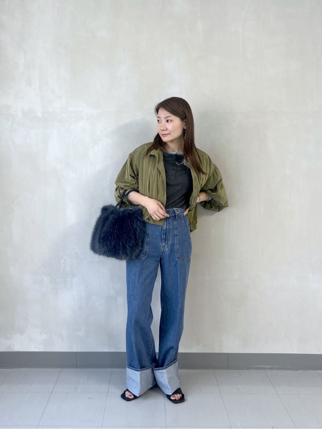 takaさんの「INDIVI｜バルーンナイロンブルゾン」を使ったコーディネート