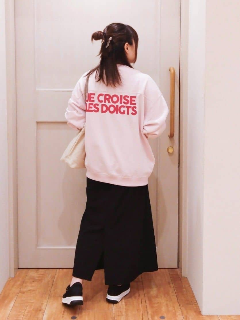 みーさんの「SHOO･LA･RUE｜【洗濯後しわになりにくい】ポケット付き ナロースカート」を使ったコーディネート