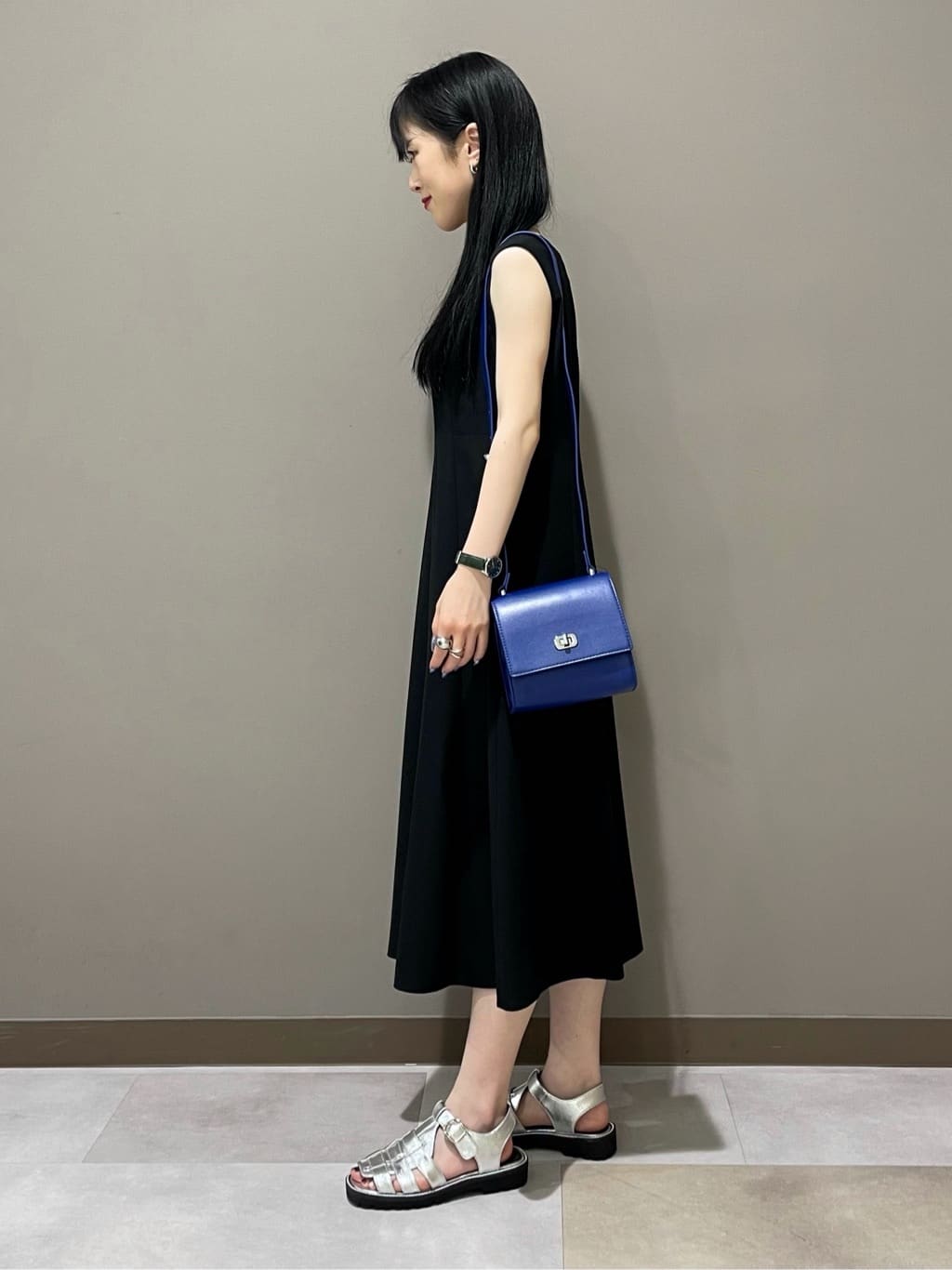 KEIKOさんの「INDIVI｜【通年活躍！／アンサンブル可能】クルーネックカーディガン」を使ったコーディネート