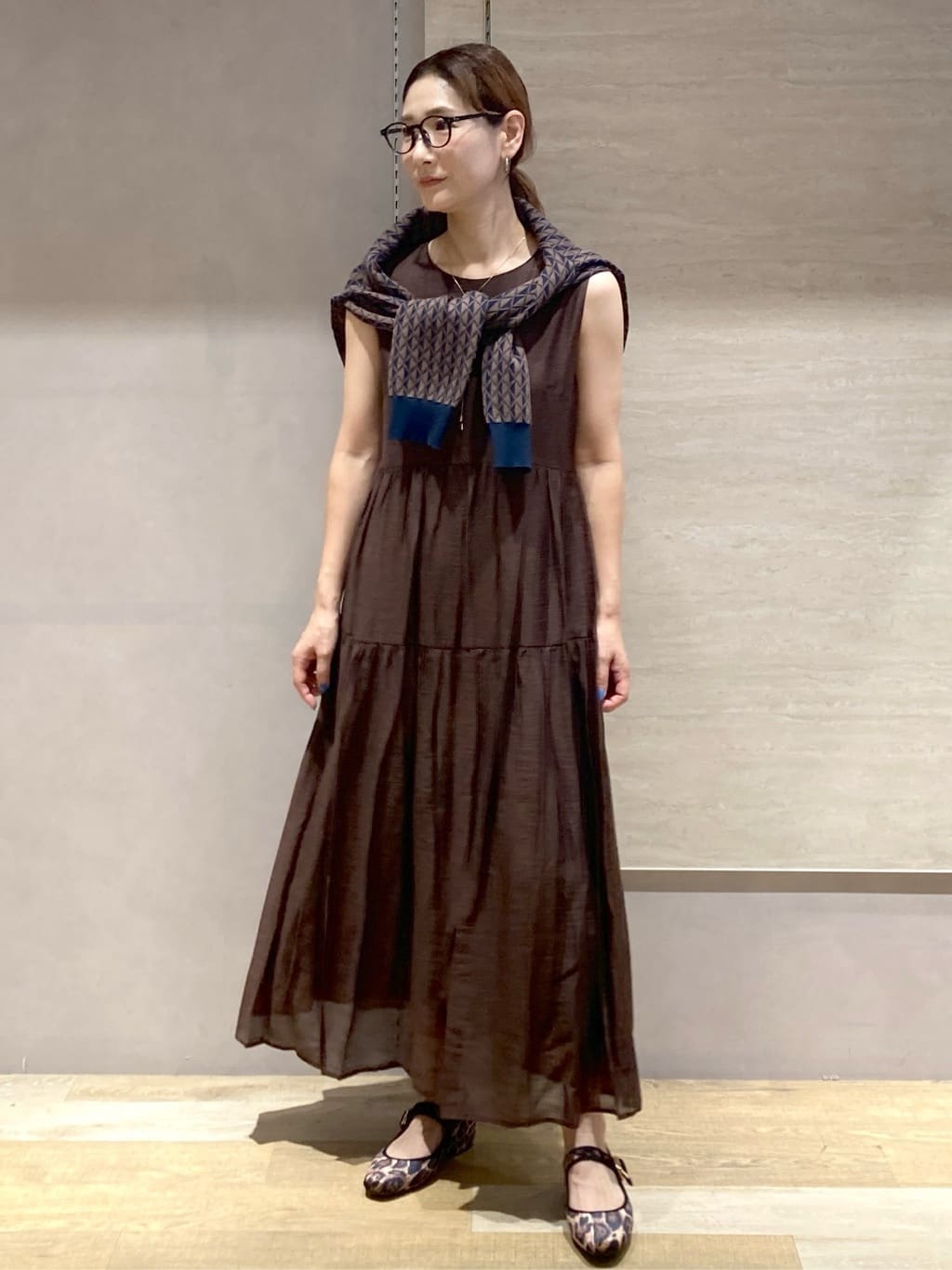 たけねぇさんの「OPAQUE.CLIP｜麻混シアーギャザーティアードワンピース【洗濯機洗い可】」を使ったコーディネート