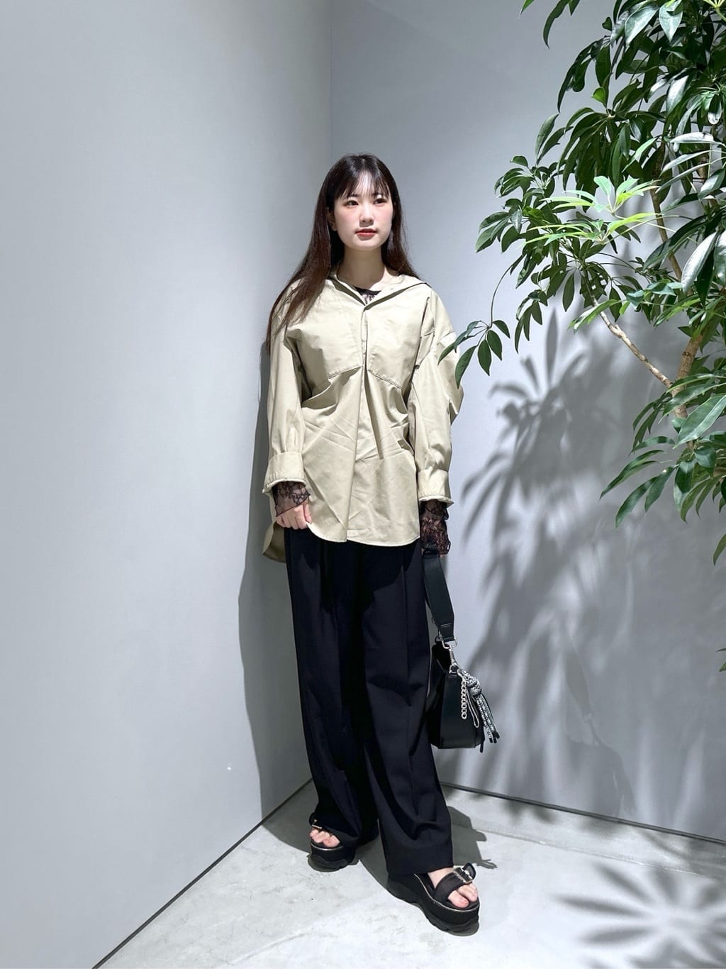 Renoさんの「INDIVI｜レースストレッチカットソー」を使ったコーディネート