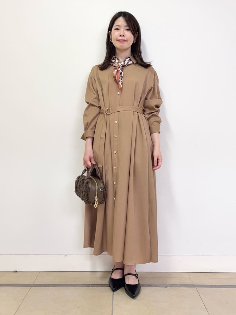 asamiさんの「UNTITLED｜【前開きボタン/ベルト付/羽織シャツ/】2WAYトレンチ風ワンピース」を使ったコーディネート