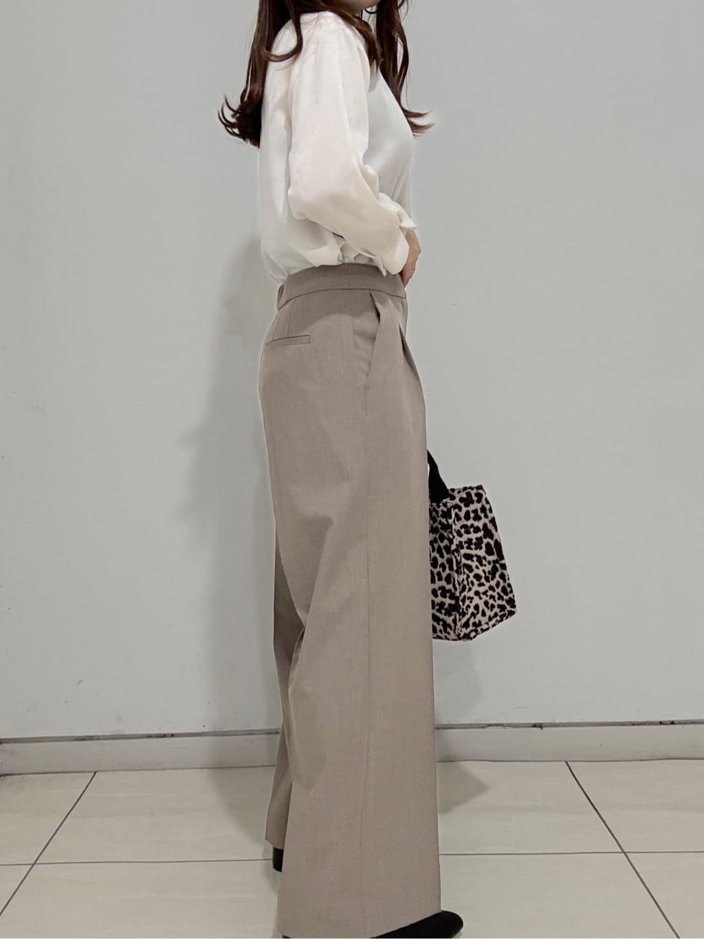 kahoさんの「INDIVI｜【褒められパンツ】ワンタックワイドパンツ」を使ったコーディネート