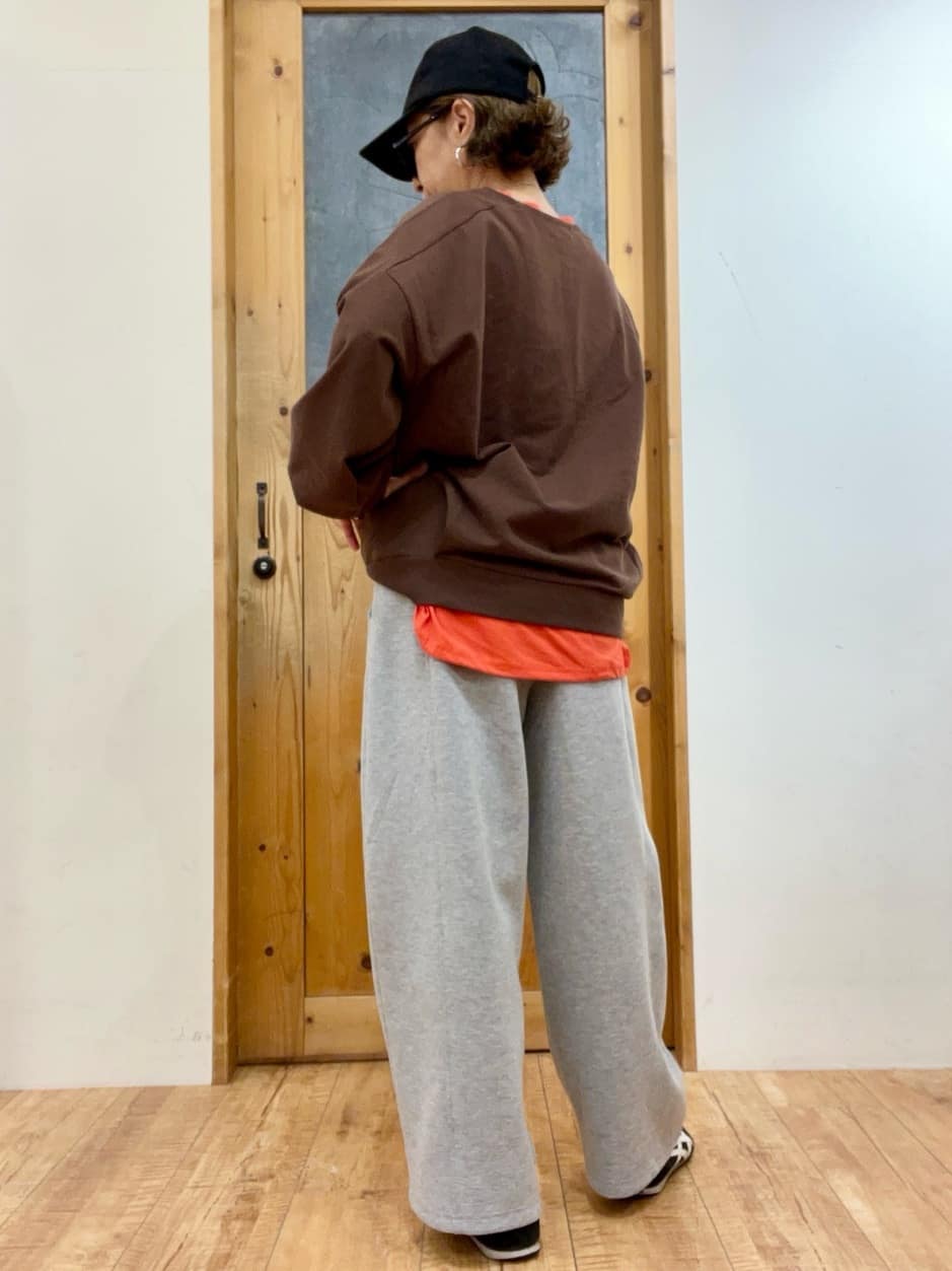 ゆみさんの「SHOO･LA･RUE｜ダンボールスウェットカーブパンツ」を使ったコーディネート