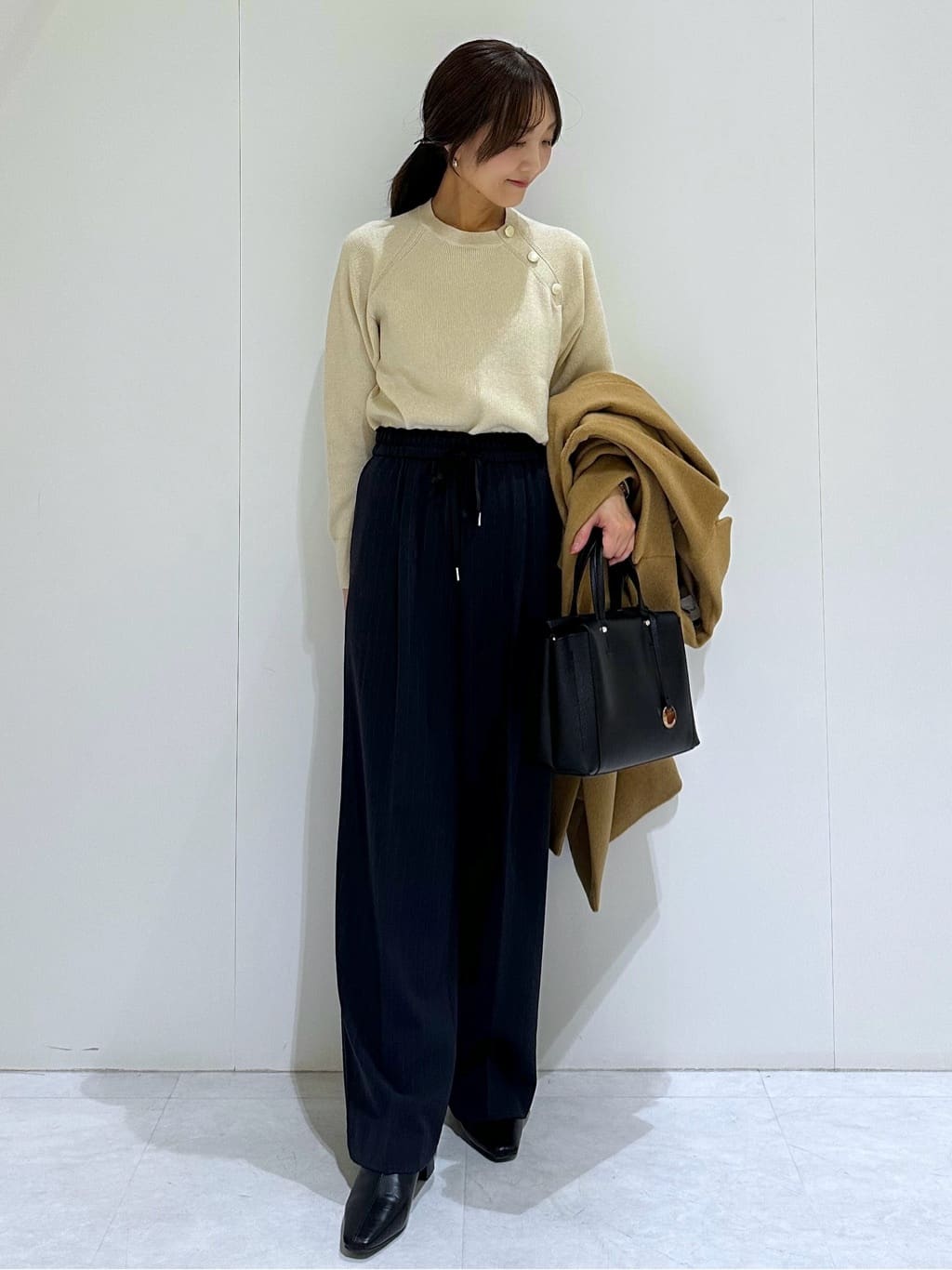 makiさんの「OPAQUE.CLIP｜カシミヤブレンドウールチェスターコート」を使ったコーディネート