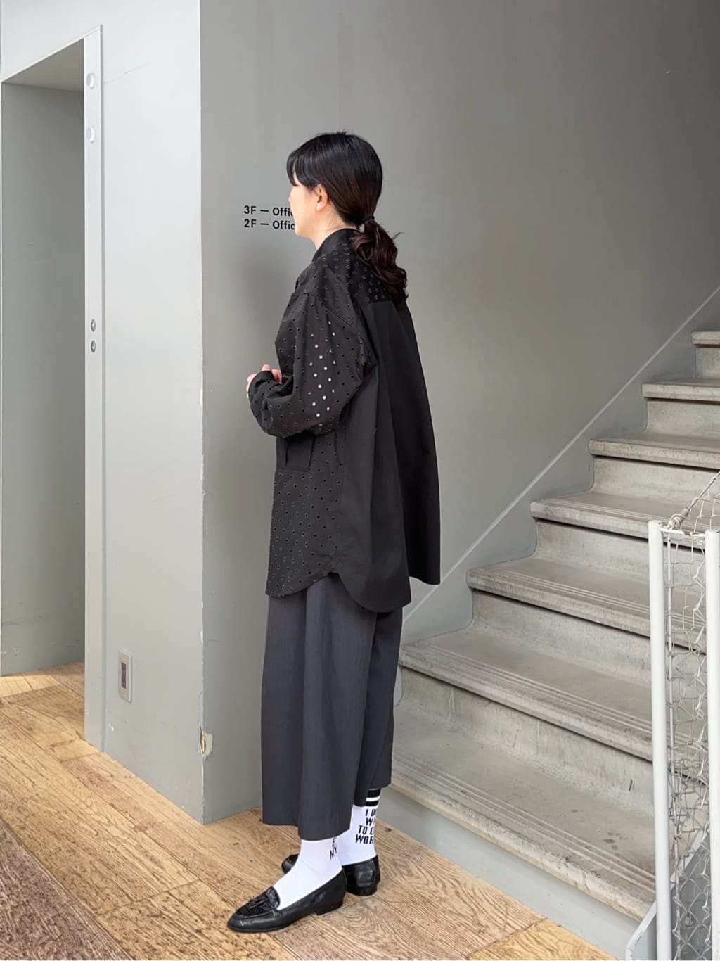 神野（jinno）さんの「TAKEO KIKUCHI｜ツイルオパールオーバーシャツ」を使ったコーディネート
