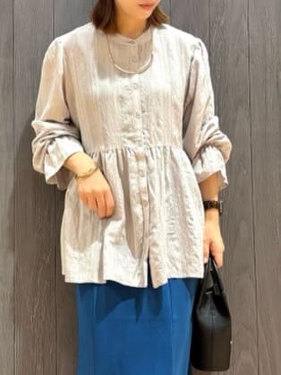 meiさんの「SHOO･LA･RUE｜【S-LL】大人フェミニン ペプラム風フリルブラウス」を使ったコーディネート
