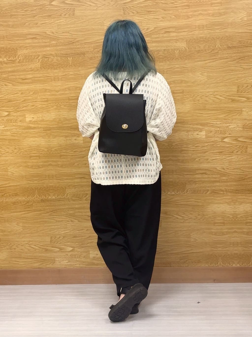 ぁむさんの「SHOO･LA･RUE｜【S-LL】涼やかで好印象 シアーチェック ドルマントップス」を使ったコーディネート