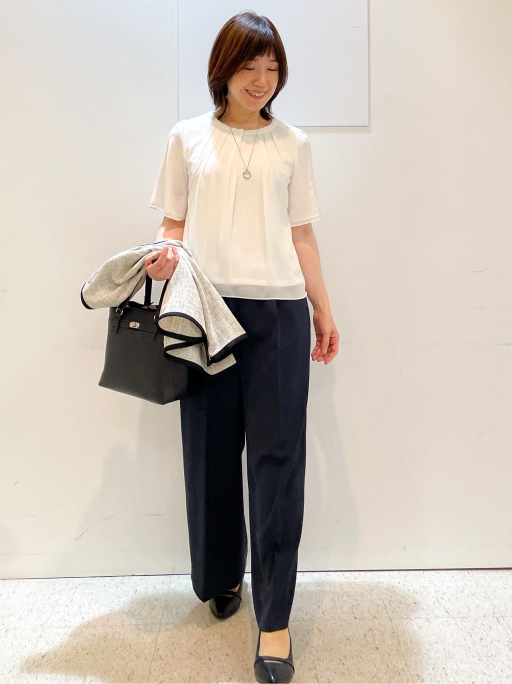 めいさんの「Reflect｜【一枚着で着映え◎／ジャケットのインナーにも】フロント開きブラウス」を使ったコーディネート