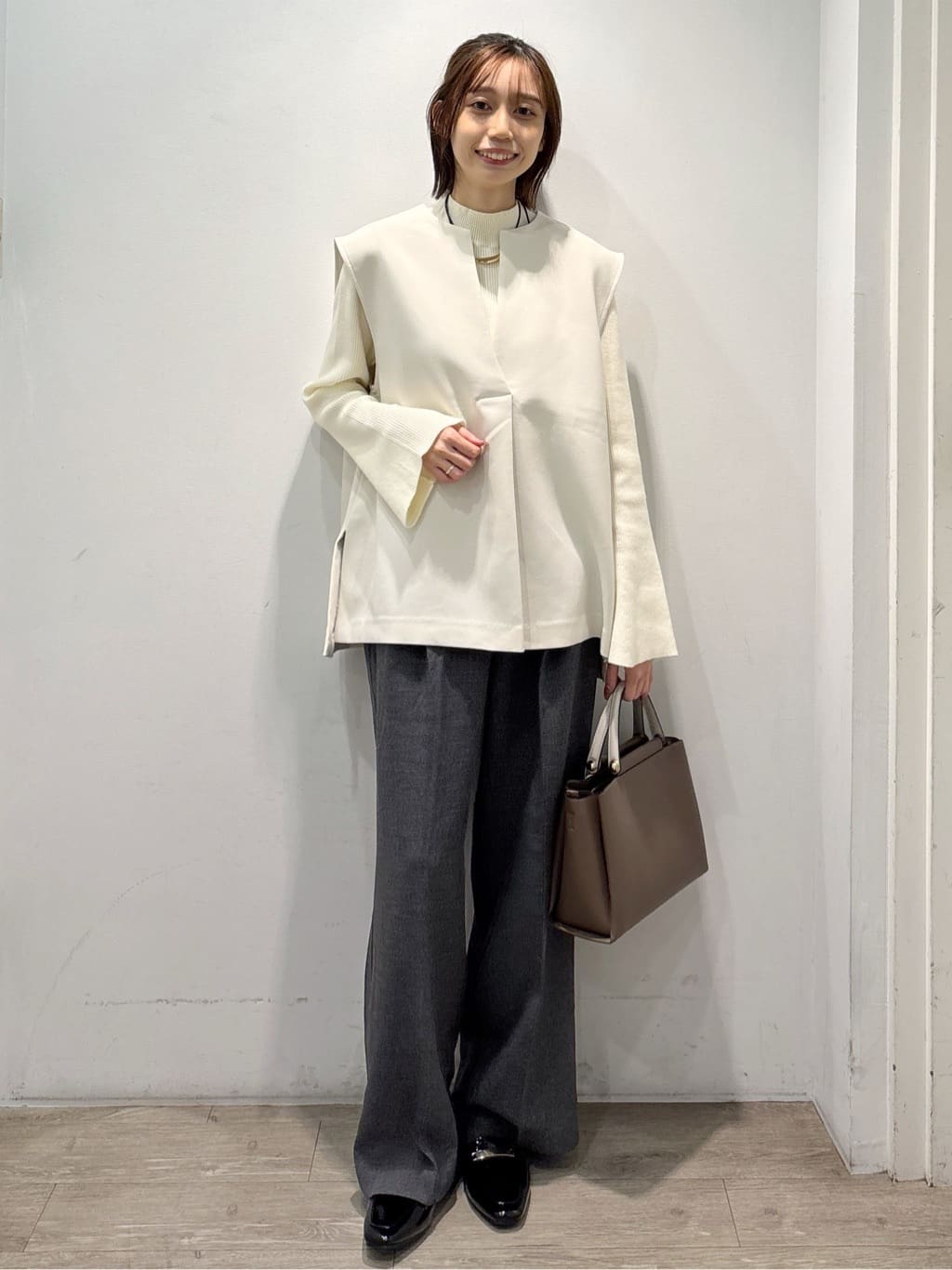 ぶまりんさんの「OPAQUE.CLIP｜ストレッチタックワイドパンツ／セットアップ対応可【洗濯機OK】」を使ったコーディネート