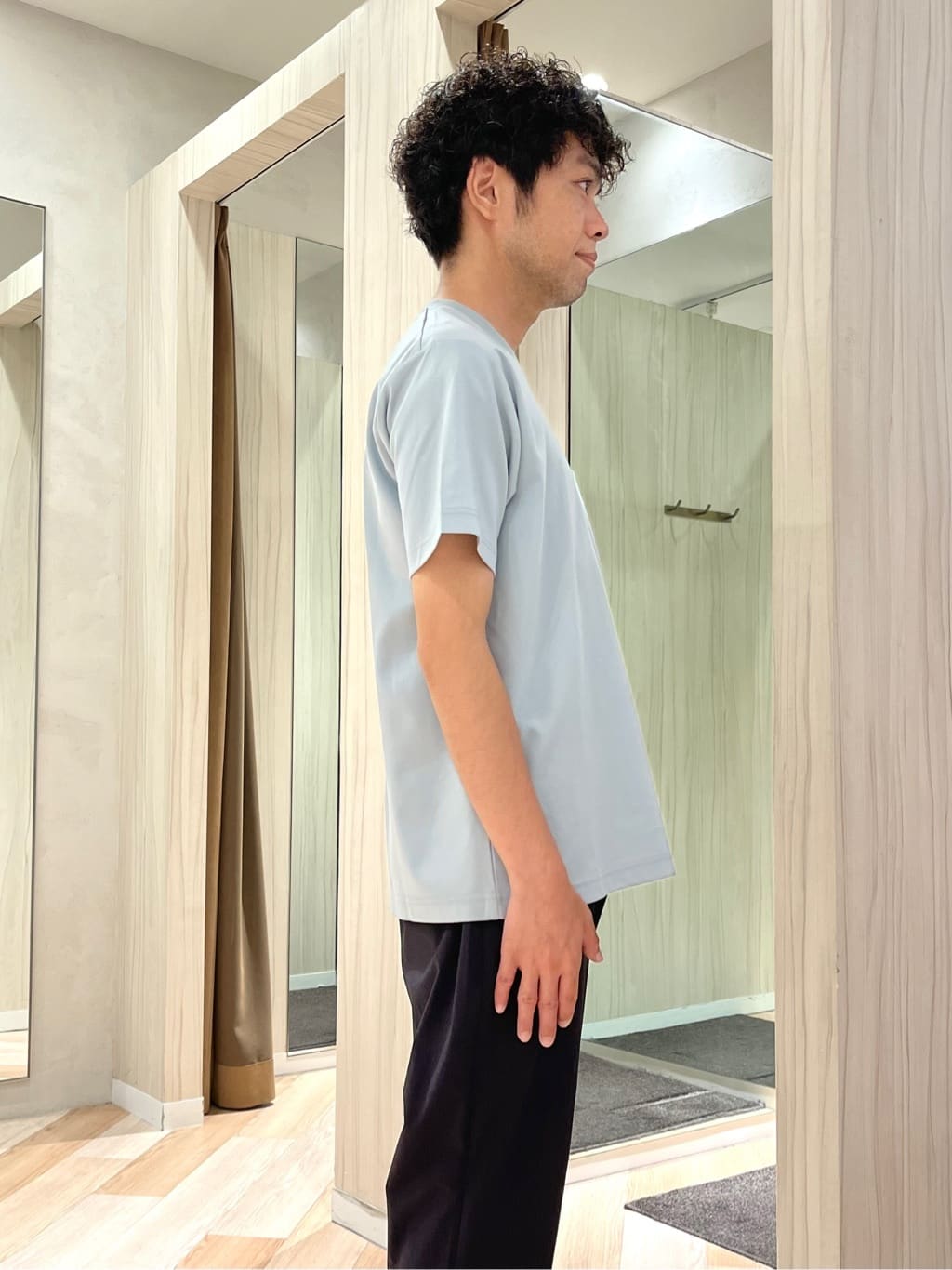 URAさんの「TAKEO KIKUCHI｜【3Dナイロンストレッチ】スリムイージーパンツ」を使ったコーディネート