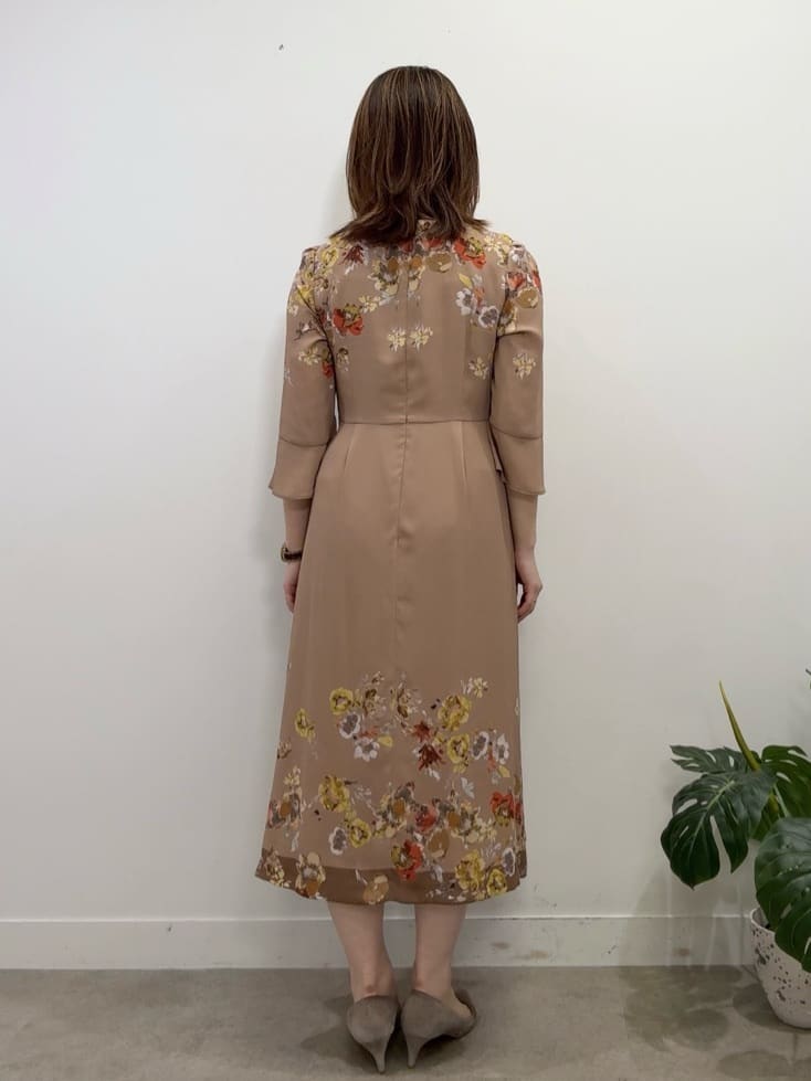 Suma Una本部スタッフさんの「SunaUna｜【手洗い可】花柄パネルワンピース」を使ったコーディネート