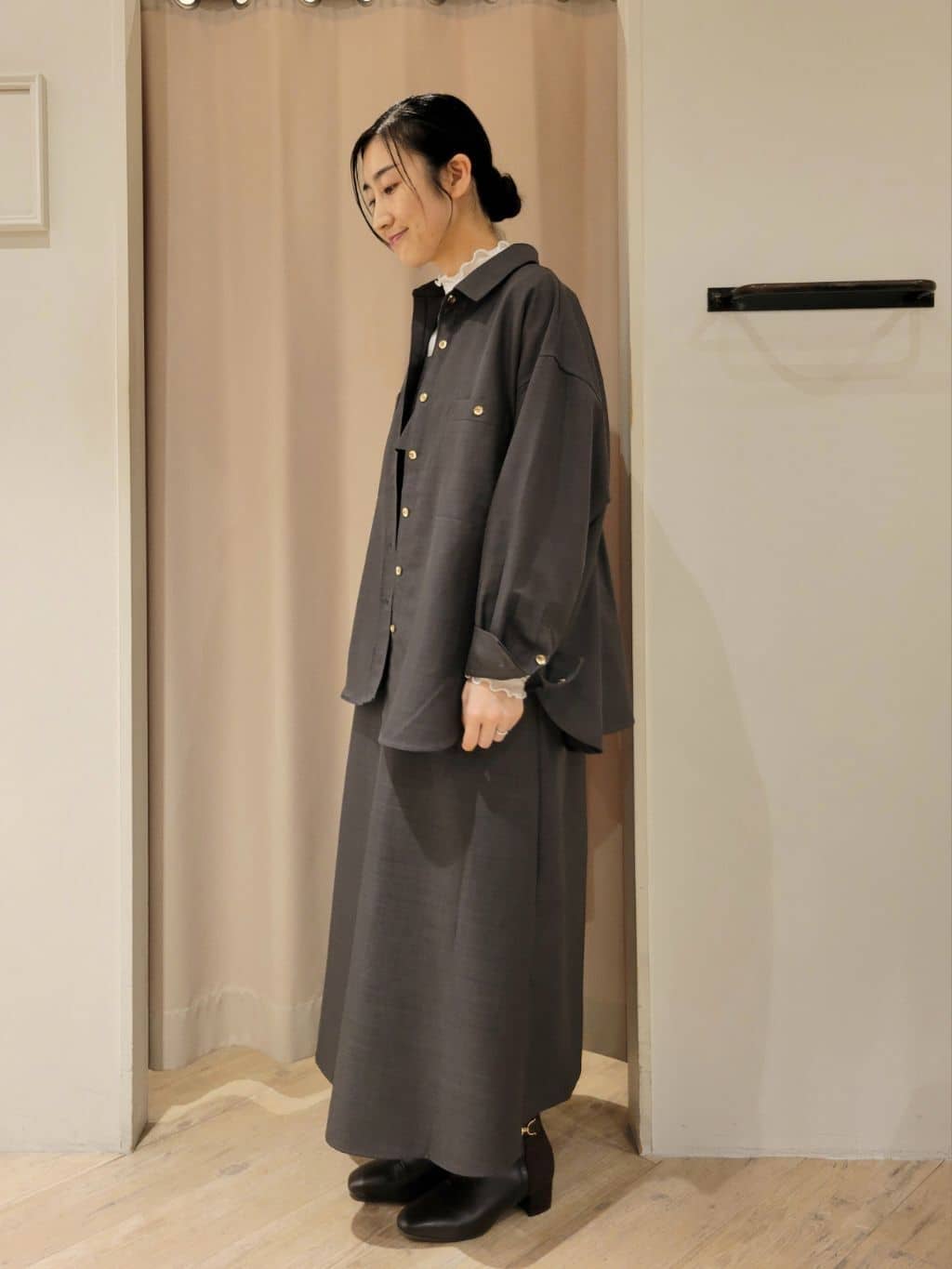 いそさんの「grove｜【カセット服/選べる着丈】洗濯機で洗えるオーバーシャツ」を使ったコーディネート