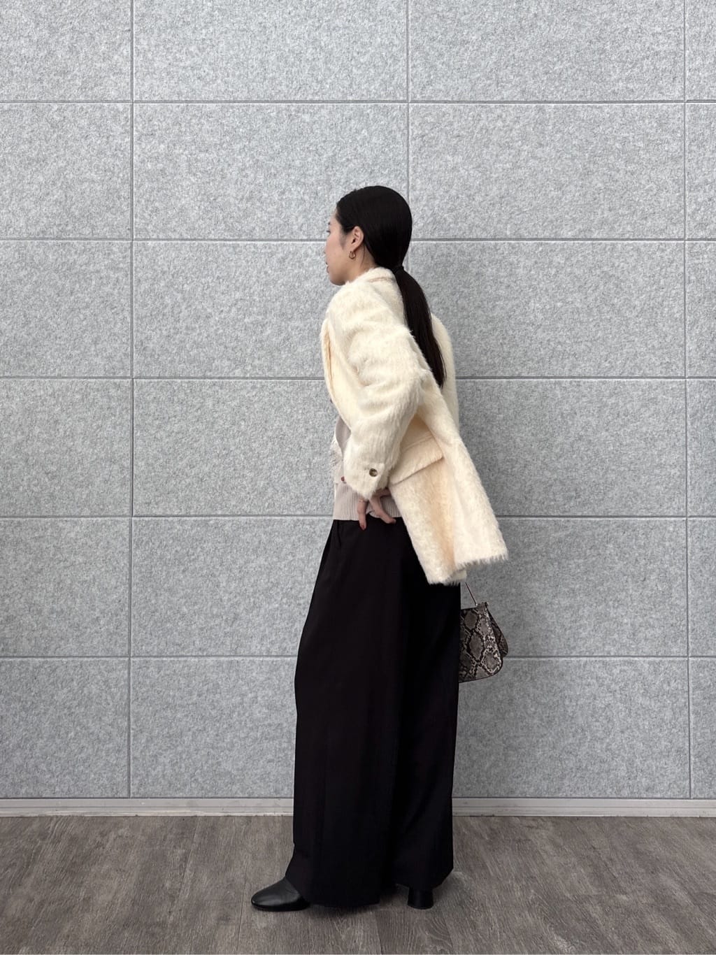ひなさんの「INDIVI｜Comfy SET UP｜イージーストレートワイドパンツ【セットアップ対応／通勤/カセット服】」を使ったコーディネート
