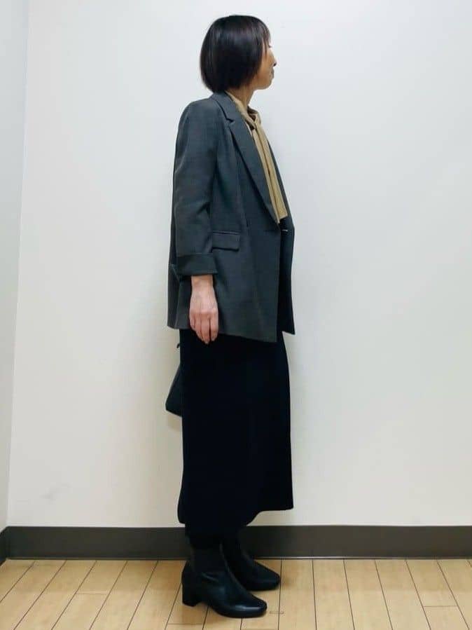 Riiさんの「Reflect｜【キレイめスタイル／通勤におすすめ◎】ボウタイシャンブレーカラーブラウス」を使ったコーディネート