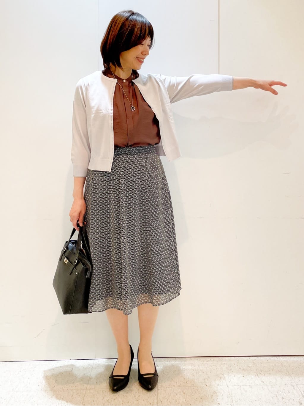 めいさんの「Reflect｜【二の腕さりげなくカバー】バンドカラーブラウス」を使ったコーディネート
